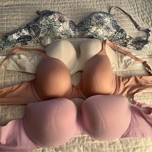 Floral and Solid Color Bra Set